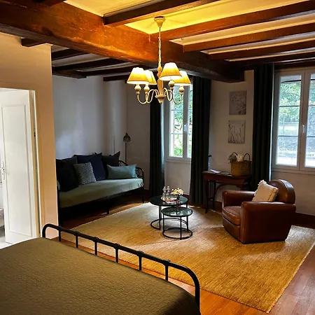 Maison La Galeze Bed & Breakfast Pouillac