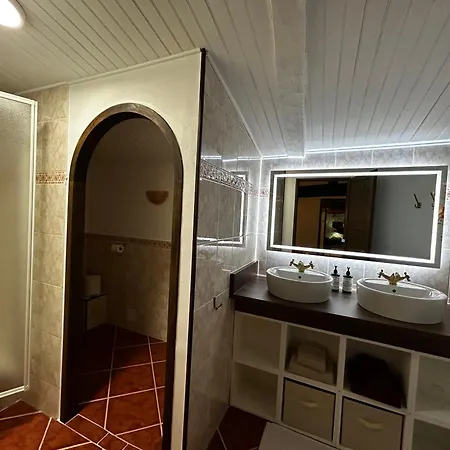 Bed & Breakfast Maison La Galeze 3*