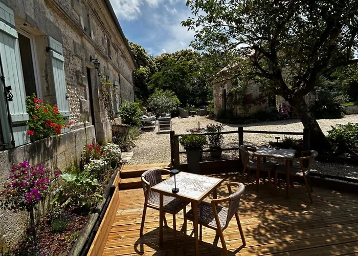 Maison La Galeze Bed & Breakfast Pouillac